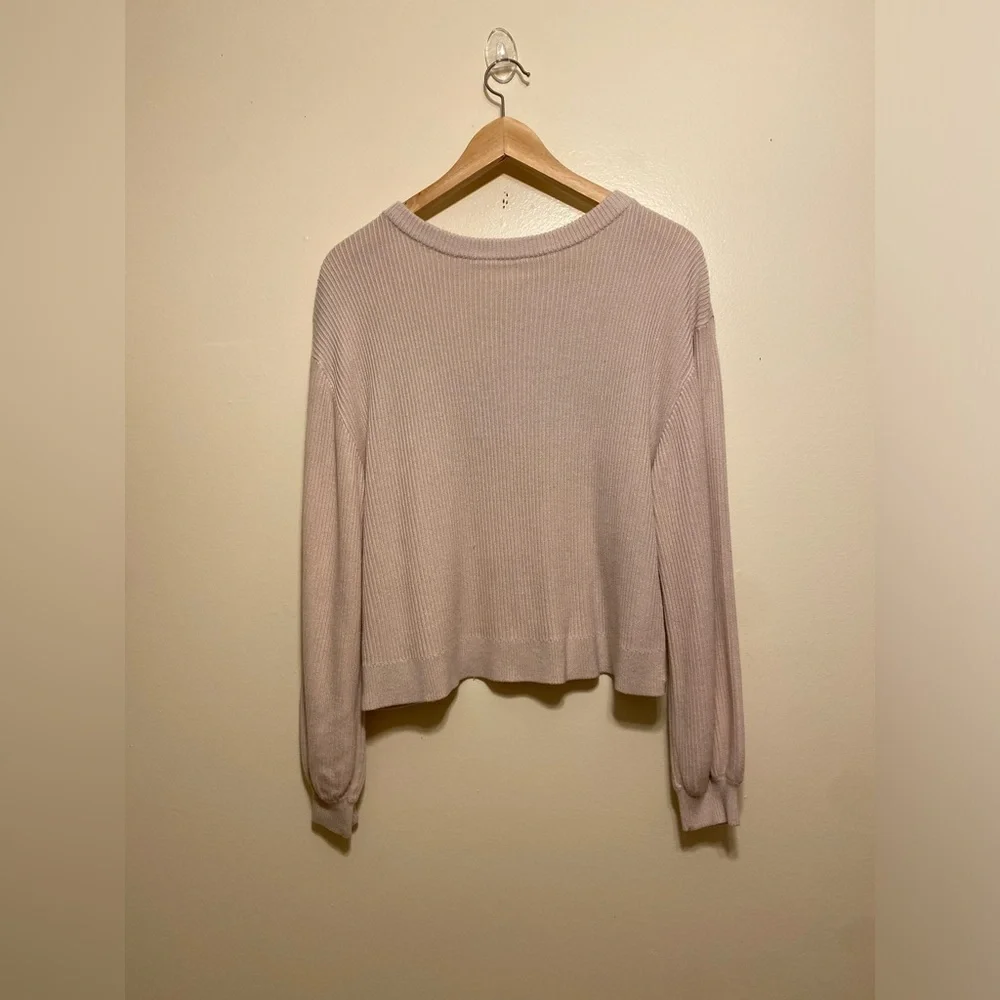 LULULEMON ATHLETICA Cream Cropped Sweater. Size 10